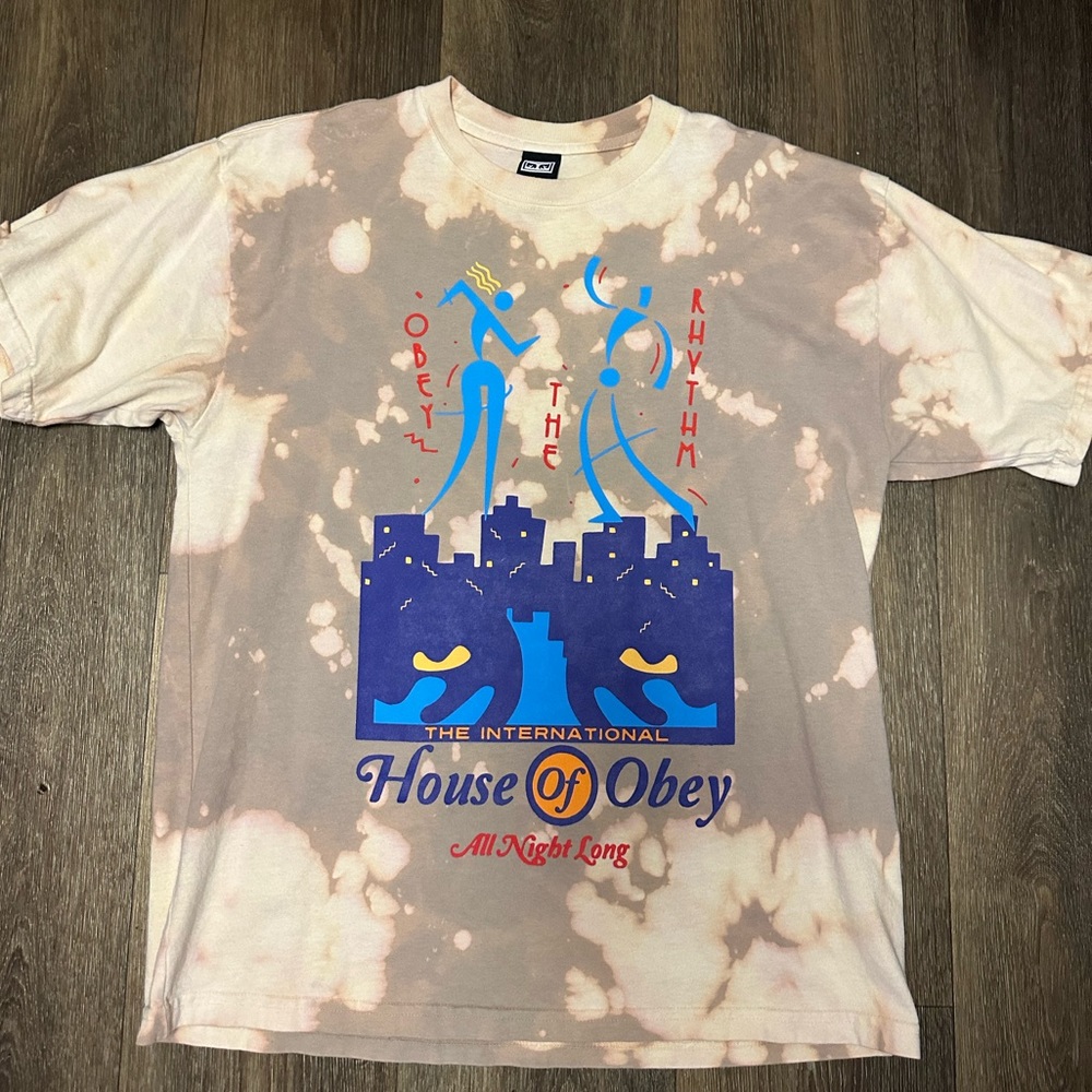 Obey graphic tshirt